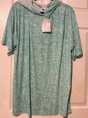 LuLaRoe Unisex Short Sleeve Hooded Tee in Mint